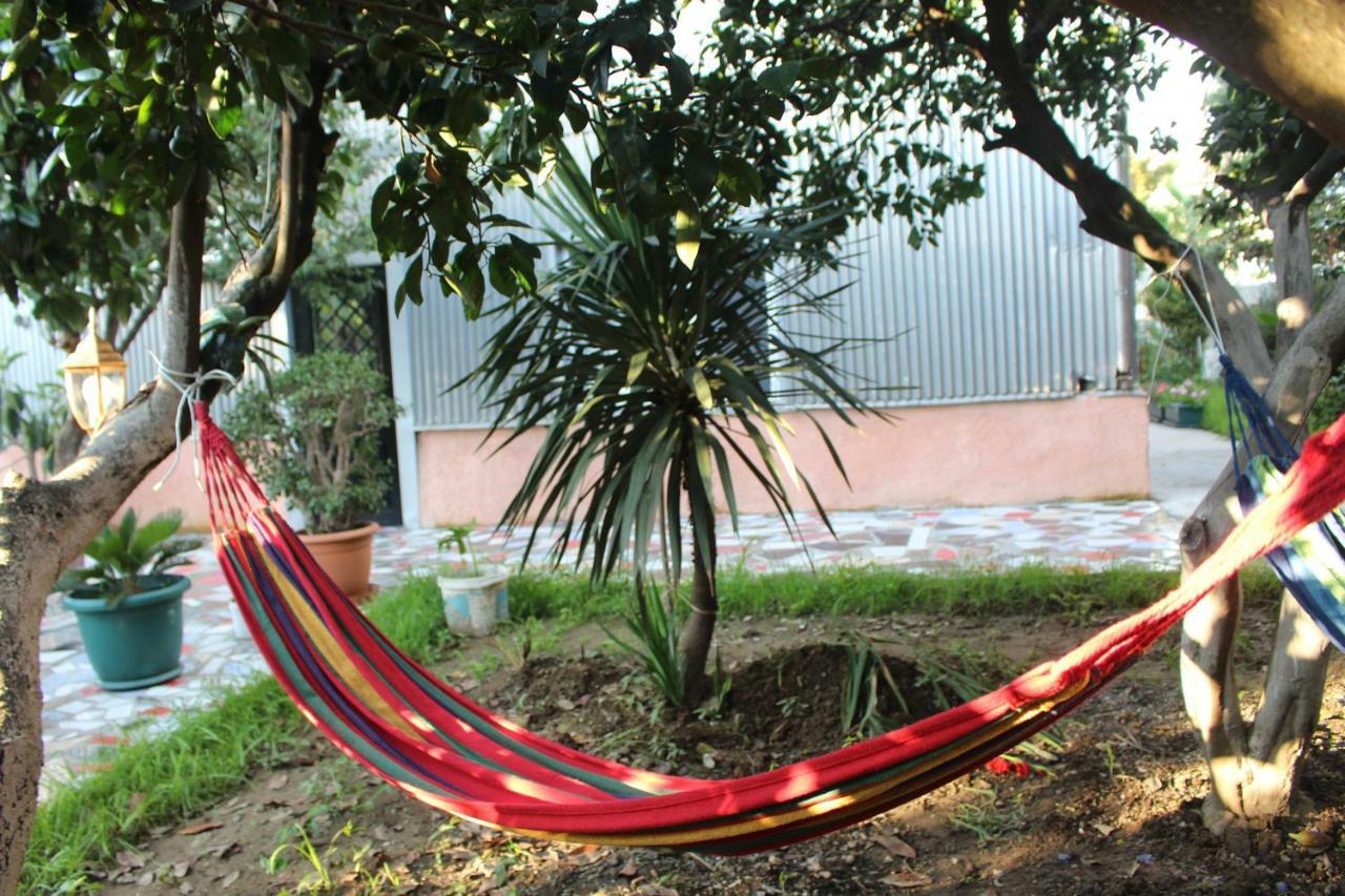 Greenview Guesthouse Batoemi Buitenkant foto