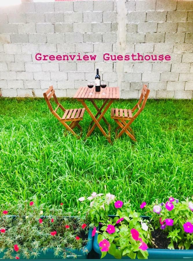 Greenview Guesthouse Batoemi Buitenkant foto